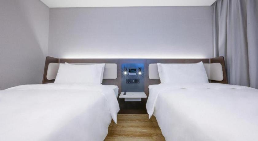 Hanting Hotel Beijing Wangfujing Exterior photo