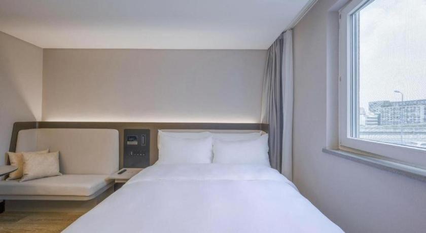 Hanting Hotel Beijing Wangfujing Exterior photo
